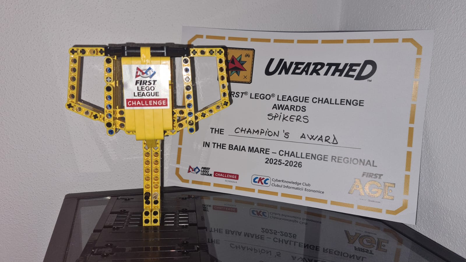 Trofeul Champion's Award FIRST LEGO League